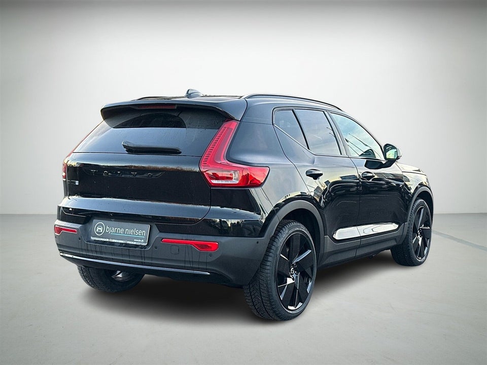 Volvo EX40 Extended Range Black Edition 5d