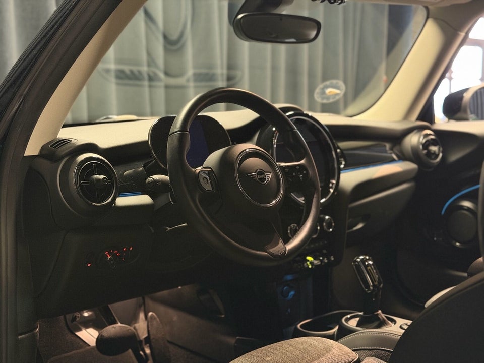 MINI Cooper SE Classic Trim 3d