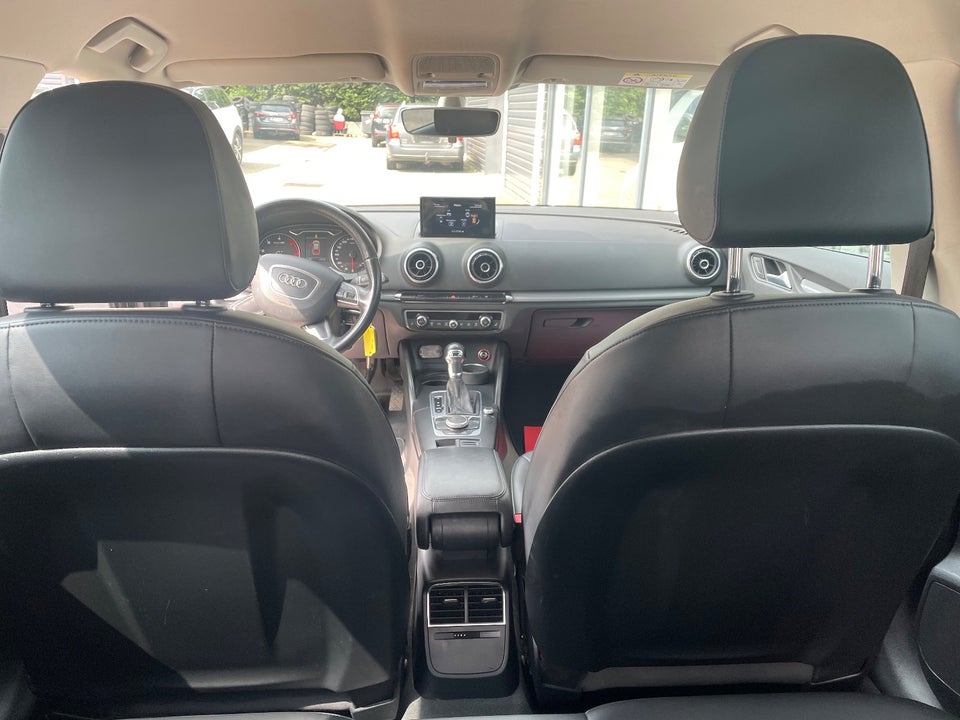 Audi A3 2,0 TDi 150 Ambiente Sportback S-tr. 5d