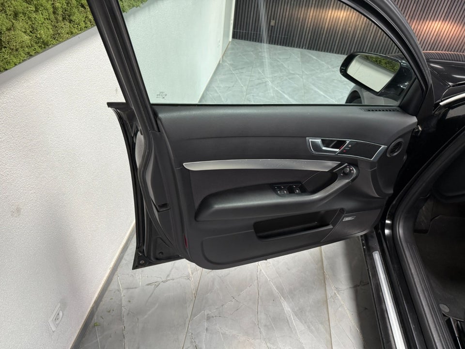 Audi A6 2,4 V6 Avant Multitr. 5d