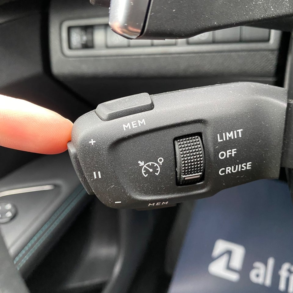 Peugeot 3008 1,6 Hybrid Allure Sport EAT8 5d