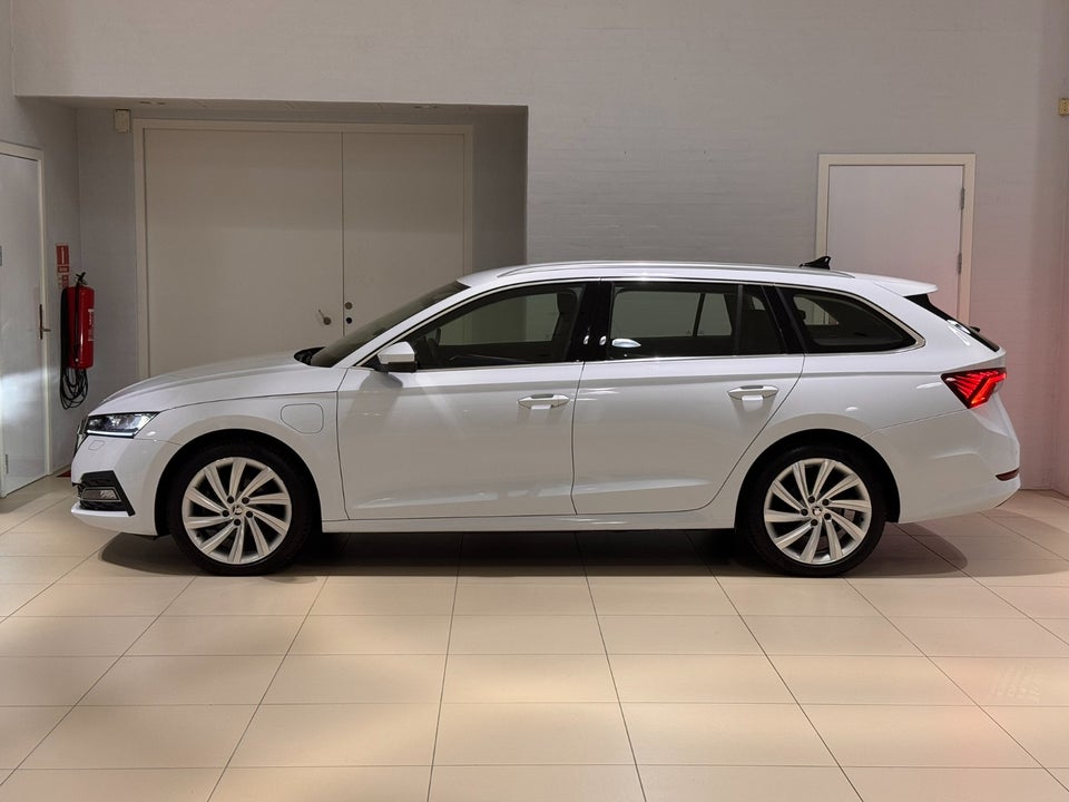 Skoda Octavia 1,4 TSi iV Plus Combi DSG 5d