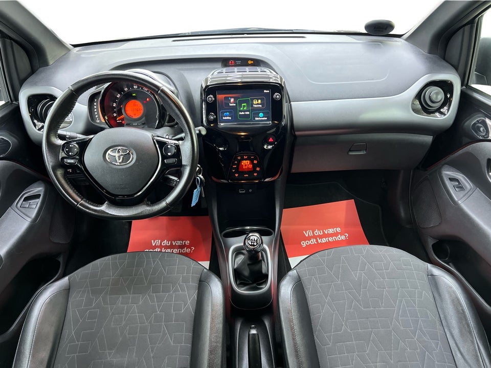 Toyota Aygo 1,0 VVT-i x-black 5d