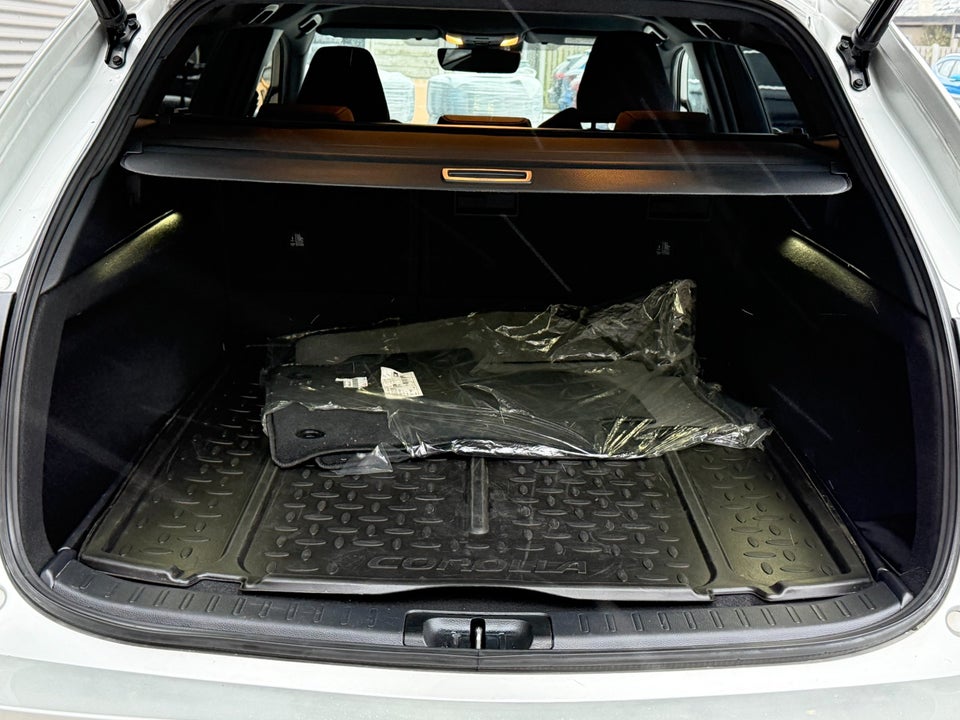 Toyota Corolla 1,8 Hybrid Active Smart Touring Sports MDS 5d