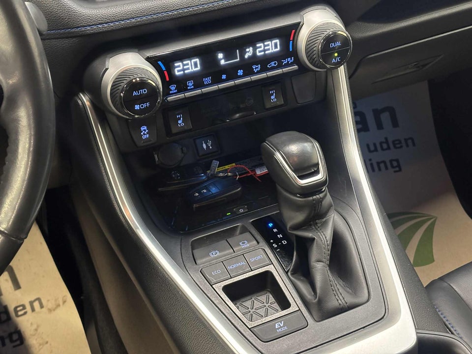 Toyota RAV4 2,5 Hybrid H3 Style Smart MDS 5d