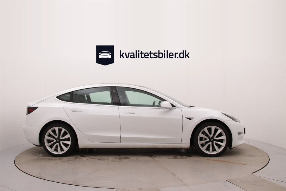 Tesla Model 3 Long Range AWD 4d