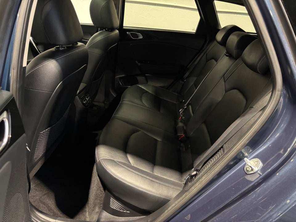 Kia Ceed 1,6 PHEV Upgrade Premium+ SW DCT 5d