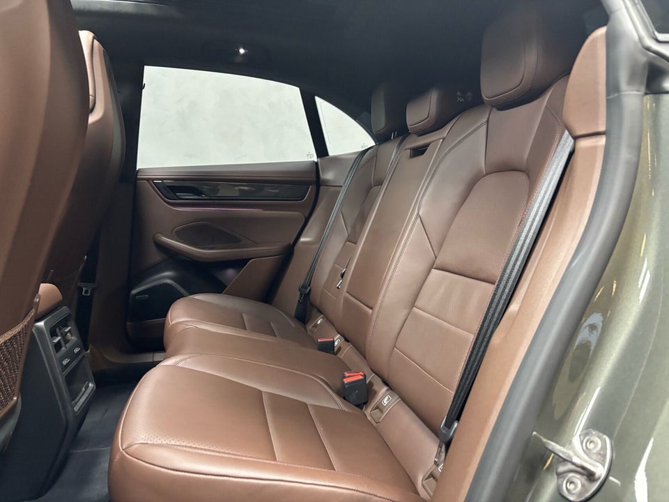 Porsche Macan Turbo 5d