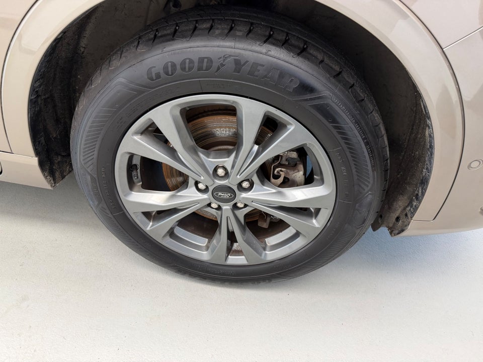 Ford Kuga 2,5 PHEV ST-Line CVT 5d