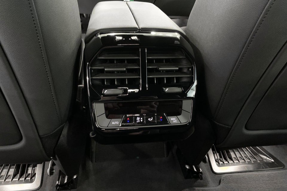 BMW iX xDrive40 Fully Charged 5d