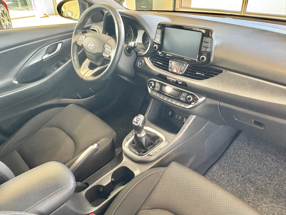 Hyundai i30 1,0 T-GDi Premium Fastback 5d