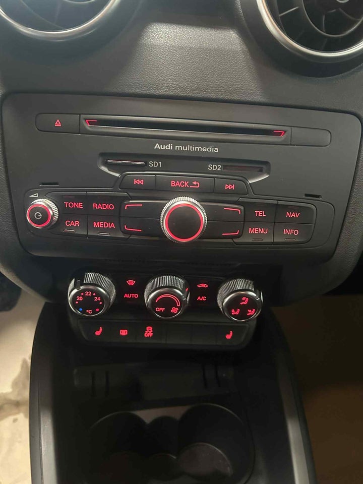 Audi A1 1,4 TFSi 122 Attraction Sportback 5d