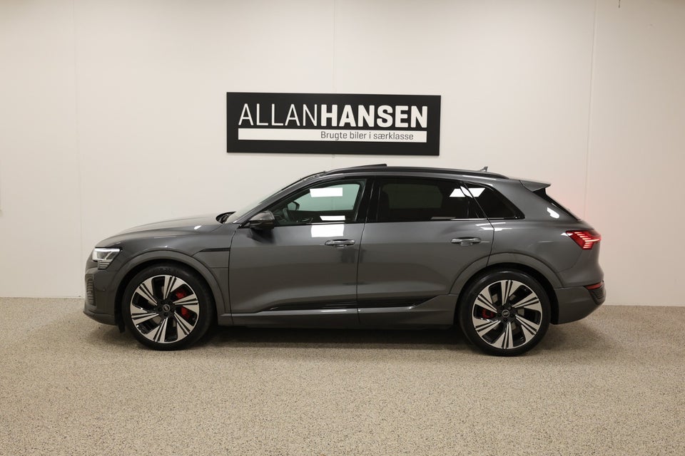 Audi Q8 e-tron 55 S-line quattro 5d