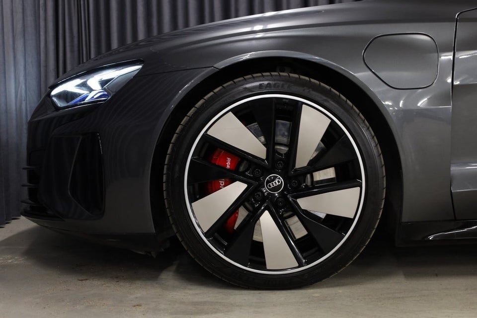 Audi e-tron GT quattro 4d