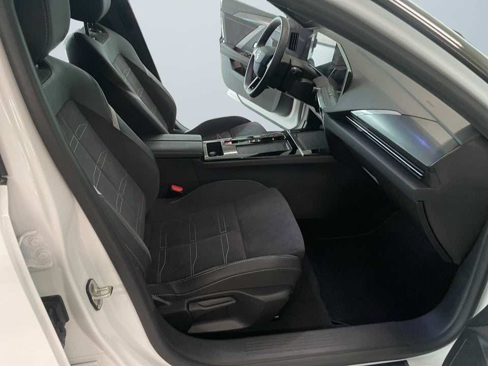 Opel Astra-e 54 Ultimate 5d