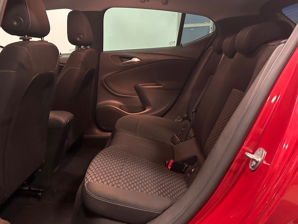 Opel Astra 1,5 D 105 Elegance 5d