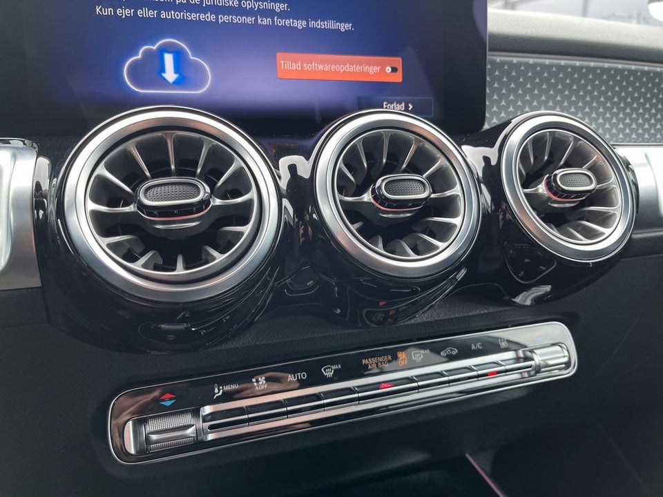 Mercedes EQB300 Progressive Advance Plus 4Matic 5d