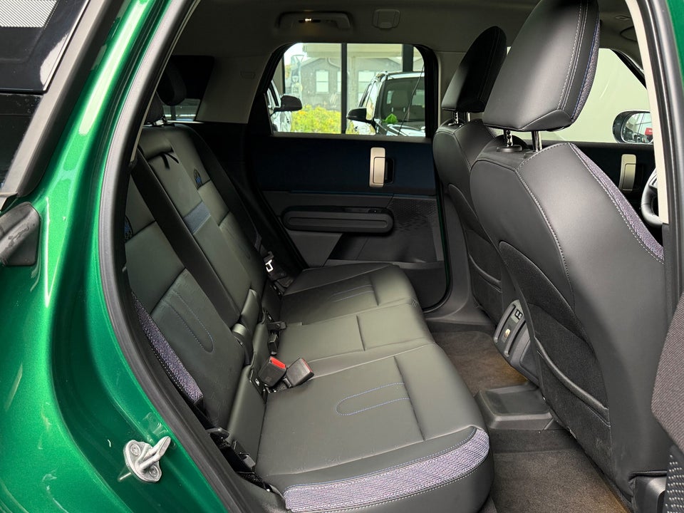 MINI Countryman E Essential Trim XS 5d