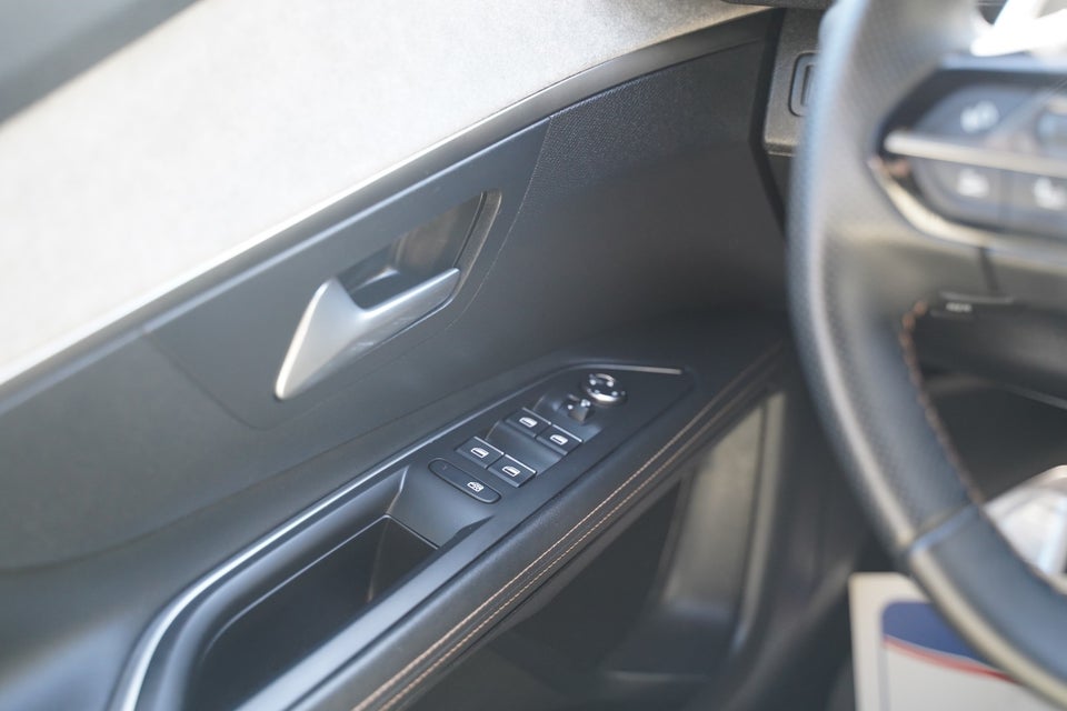 Peugeot 3008 1,6 Hybrid First GT EAT8 5d