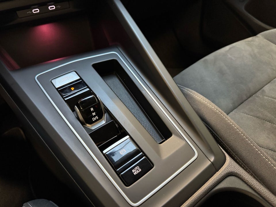 VW Golf VIII 1,4 eHybrid DSG 5d