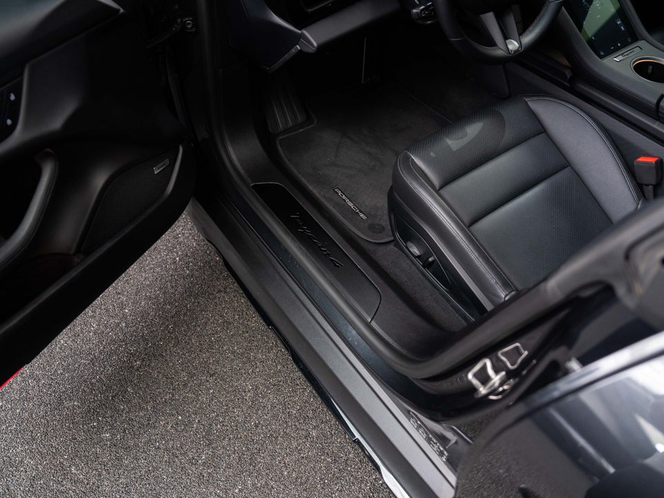 Porsche Taycan 4 Performance+ Cross Turismo 5d