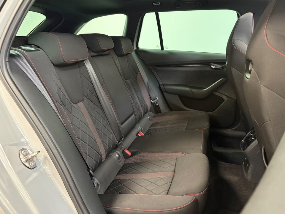Skoda Octavia 1,4 TSi iV RS Combi DSG 5d