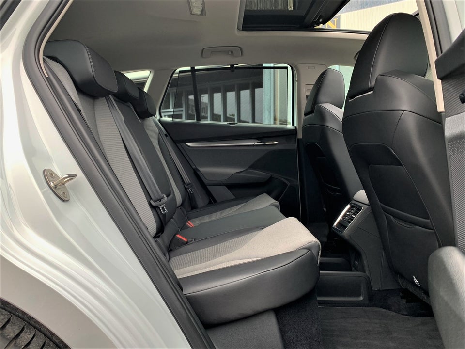 Skoda Enyaq 80 iV Plus Loft 5d