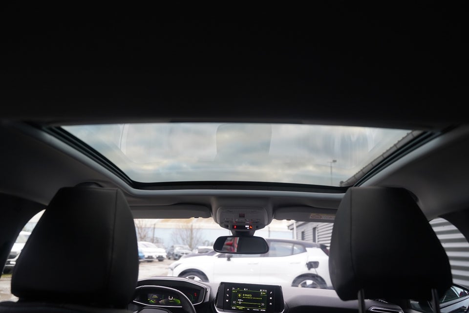 Peugeot 208 1,5 BlueHDi 100 Allure Sky 5d