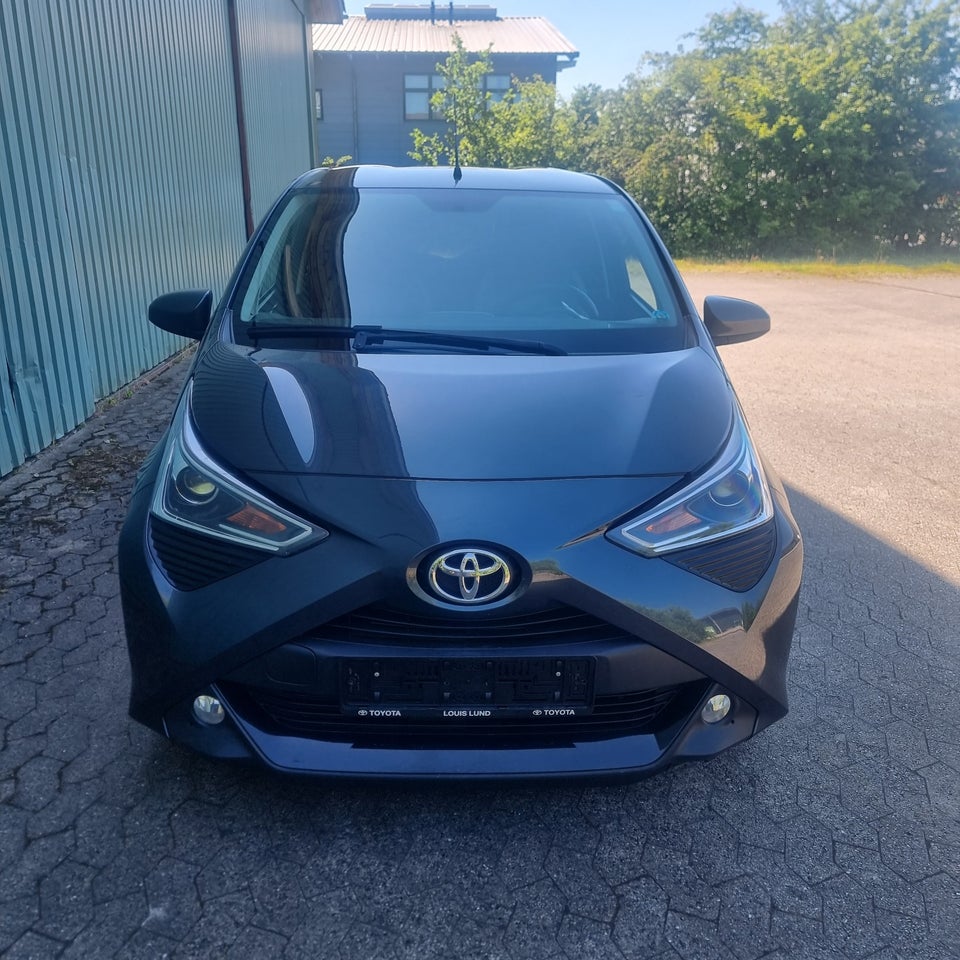 Toyota Aygo 1,0 VVT-i x-play x-shift 5d