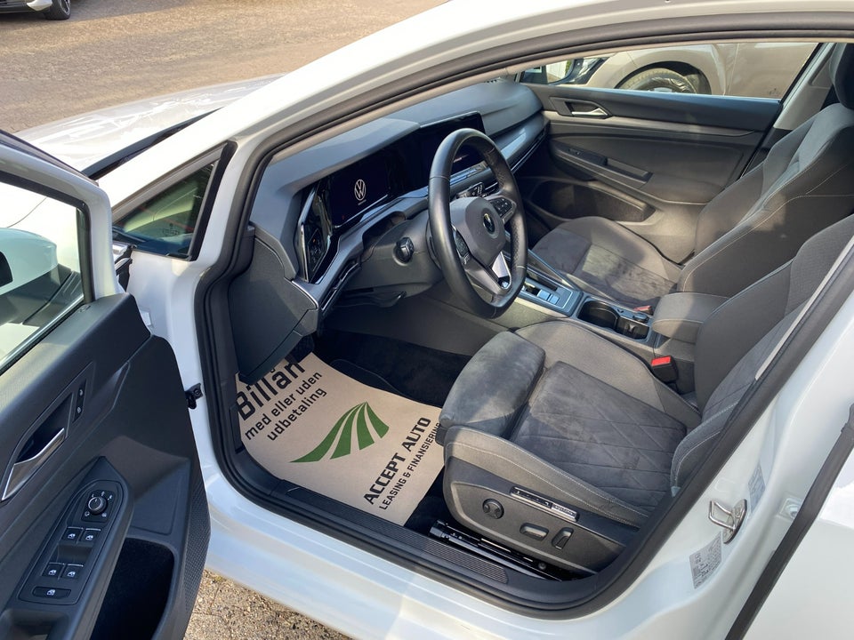 VW Golf VIII 2,0 TDi 150 Style DSG 5d