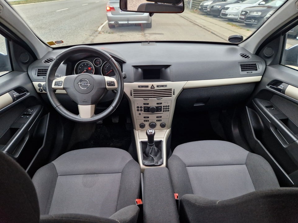 Opel Astra 1,8 16V 140 Enjoy Wagon 5d