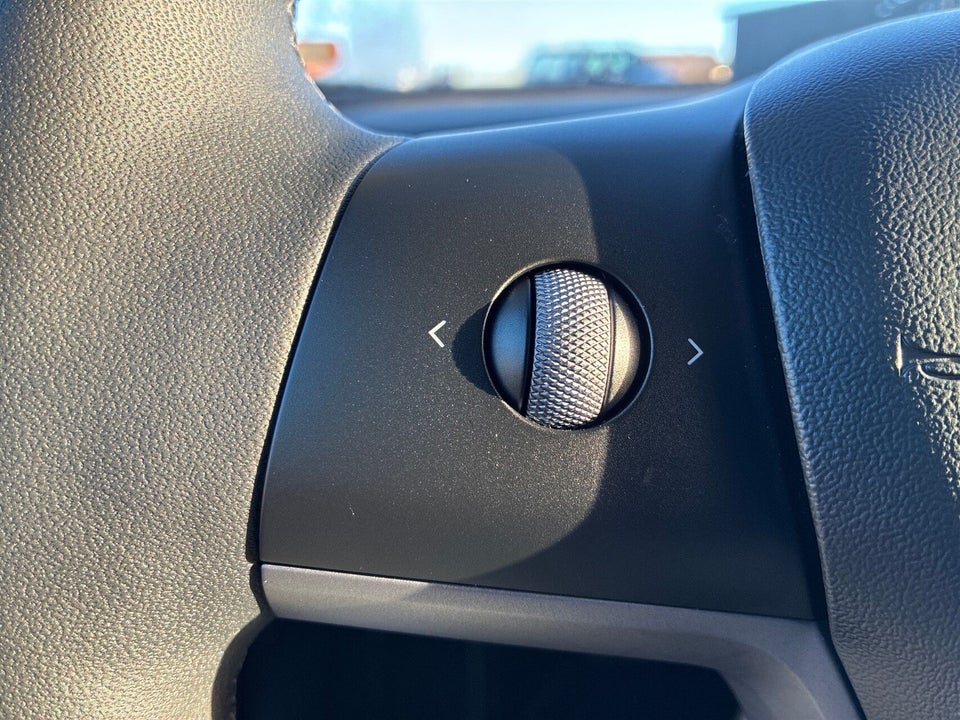 Tesla Model 3 Long Range AWD 4d