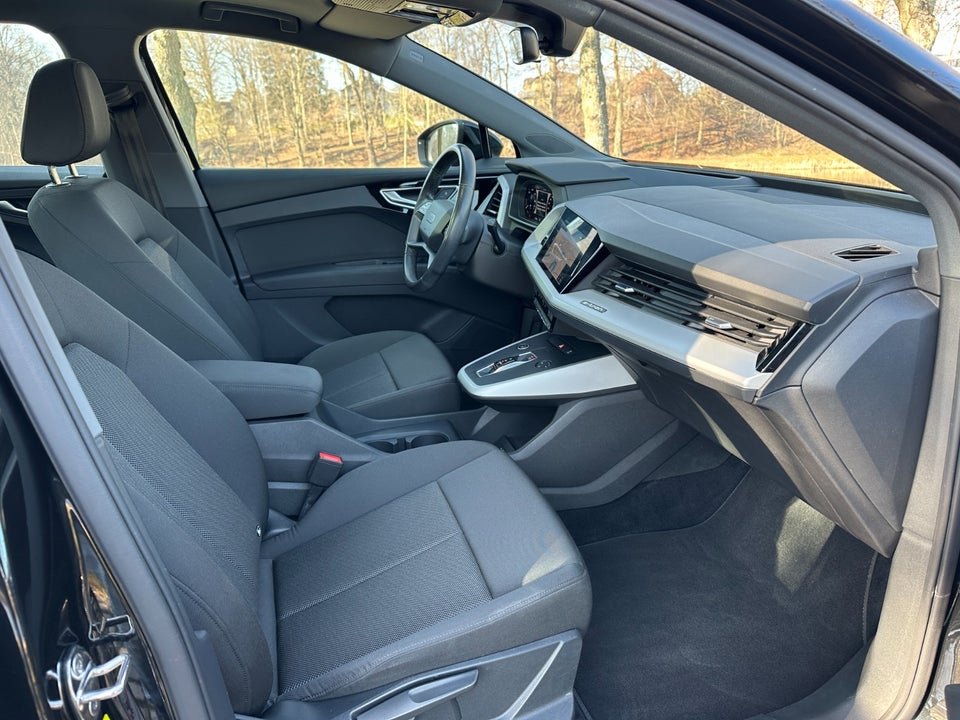 Audi Q4 e-tron 35 Advanced 5d