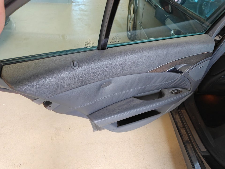 Mercedes E320 3,2 Avantgarde aut. 4d