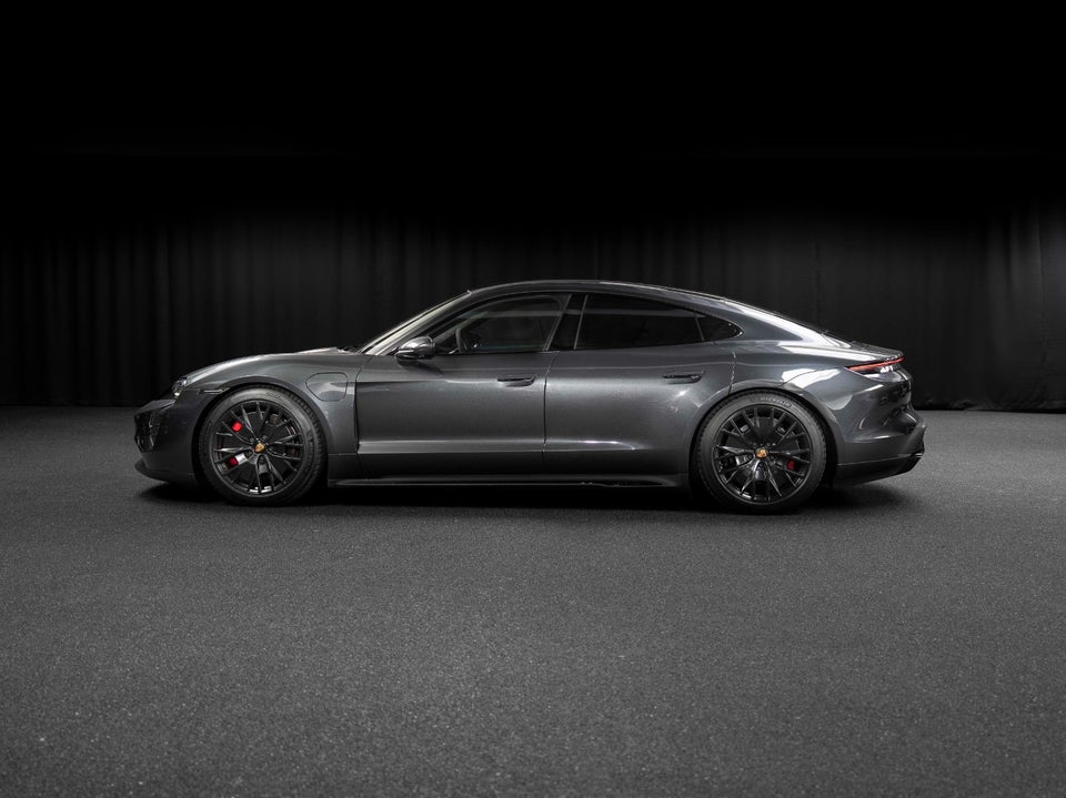 Porsche Taycan GTS Performance+  4d