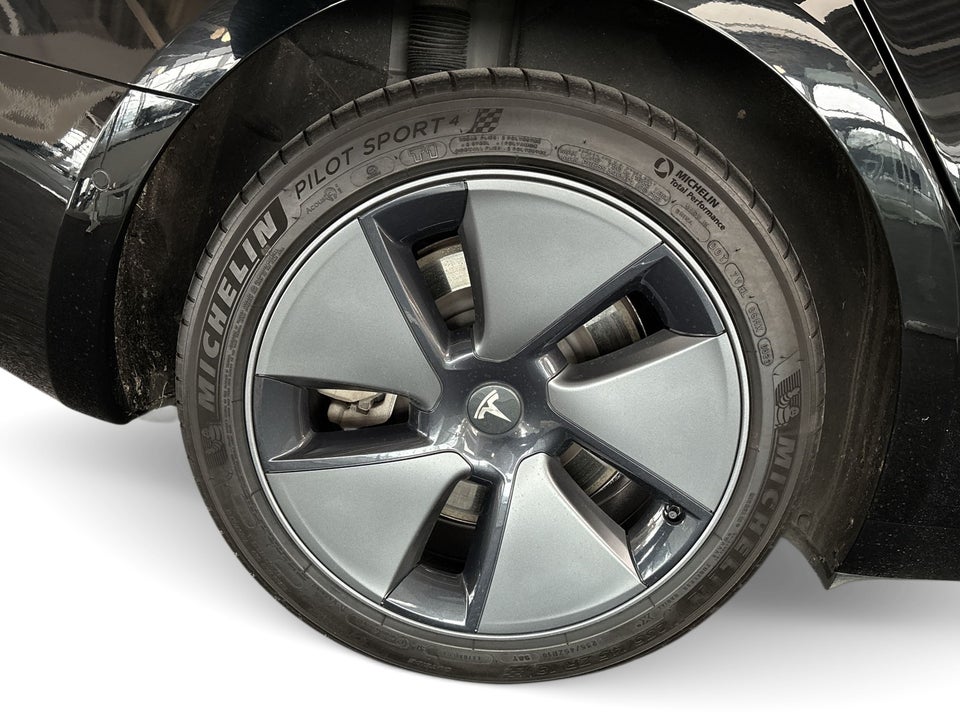 Tesla Model 3 RWD 4d
