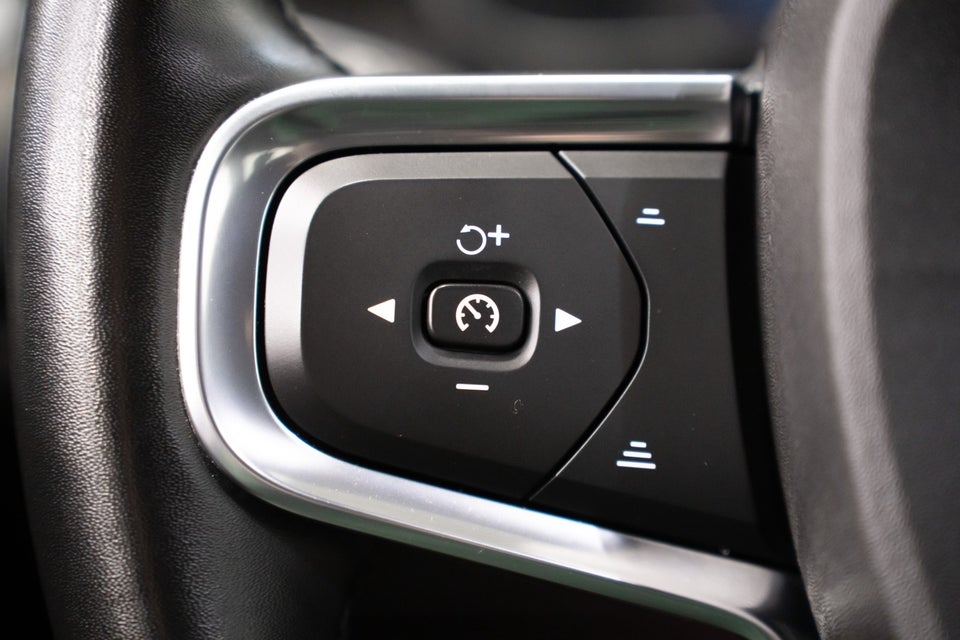 Volvo XC40 P6 ReCharge Core 5d