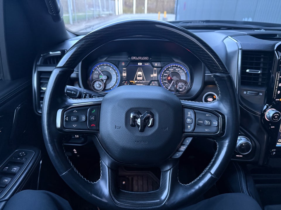 Dodge RAM 1500 5,7 V8 Hemi Limited Night aut. 4d