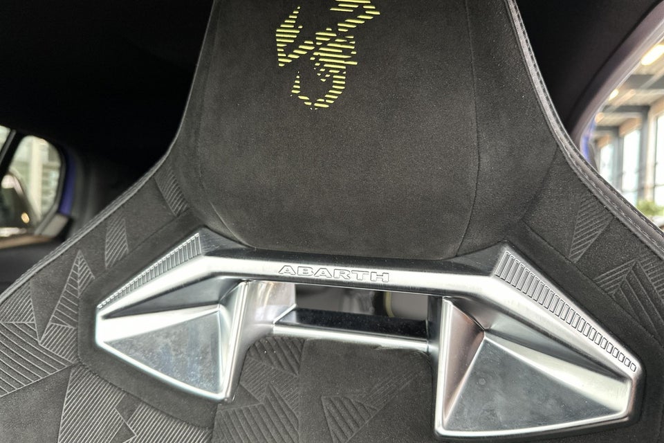 Abarth 600e Scorpionissima 5d