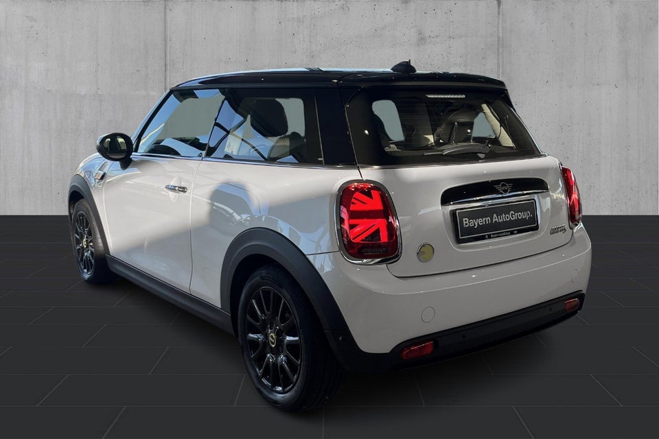 MINI Cooper SE Essential 3d