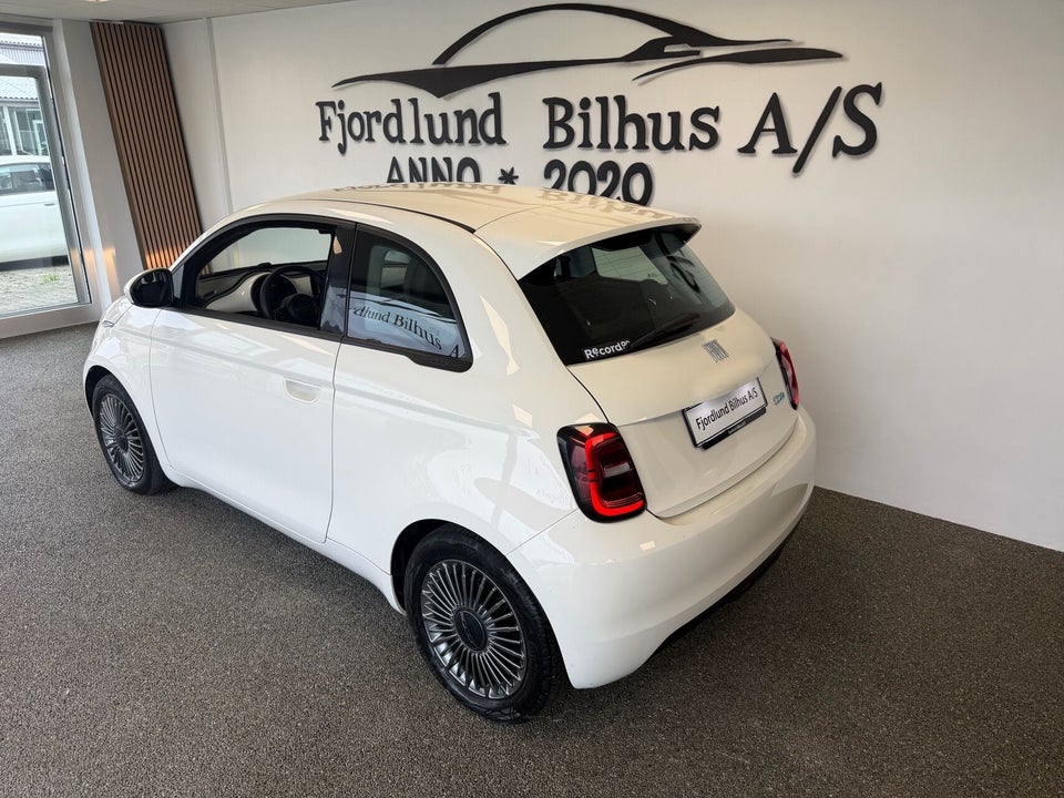 Fiat 500e 42 Icon 3d