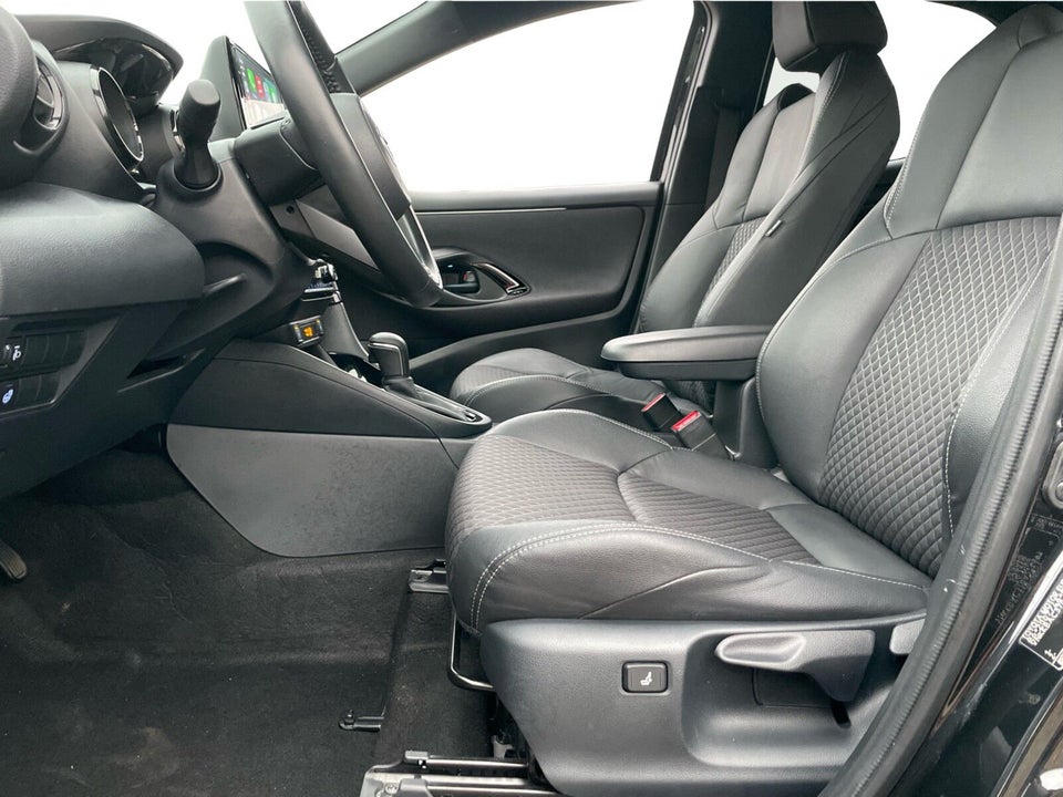 Toyota Yaris 1,5 Hybrid Style e-CVT 5d