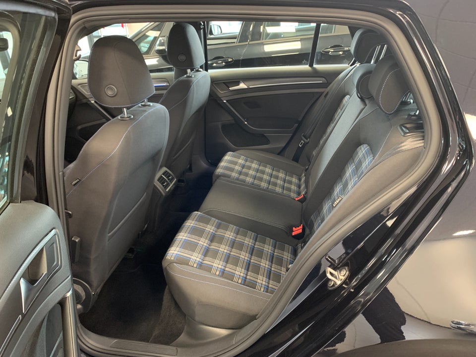 VW Golf VII 1,4 GTE DSG 5d