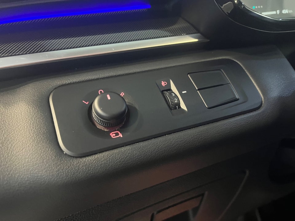 Maxus Euniq6 70  5d