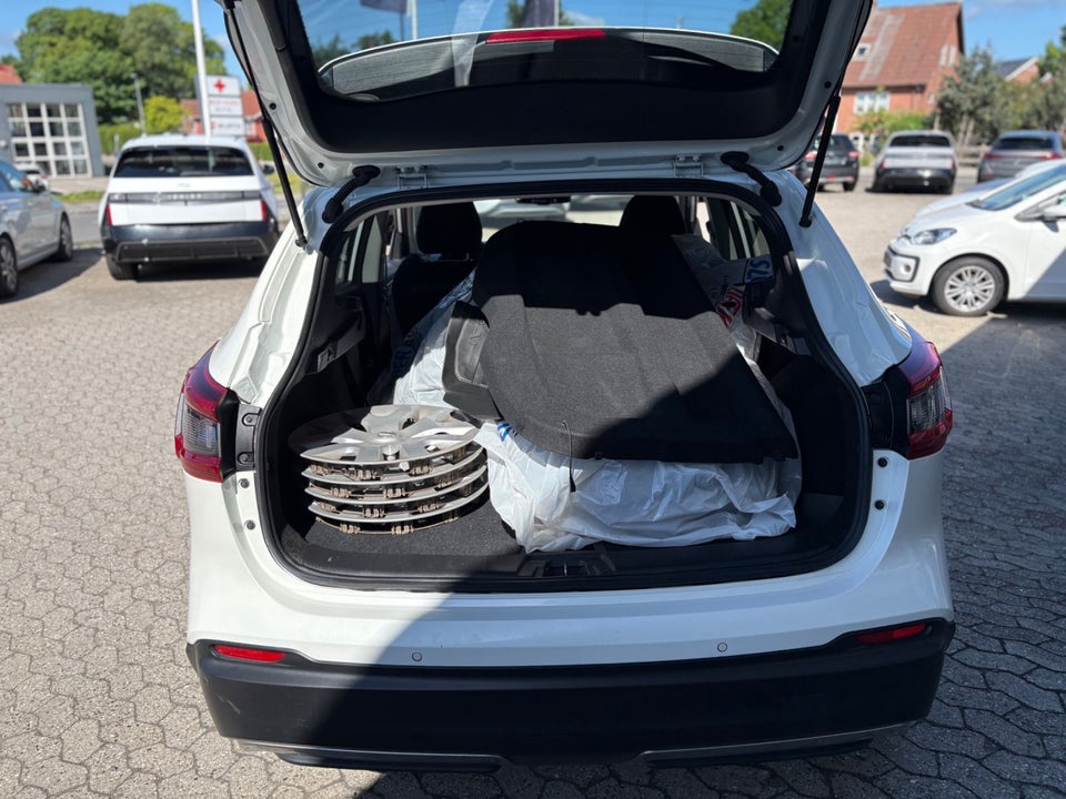 Nissan Qashqai 1,5 dCi 115 N-Connecta DCT 5d