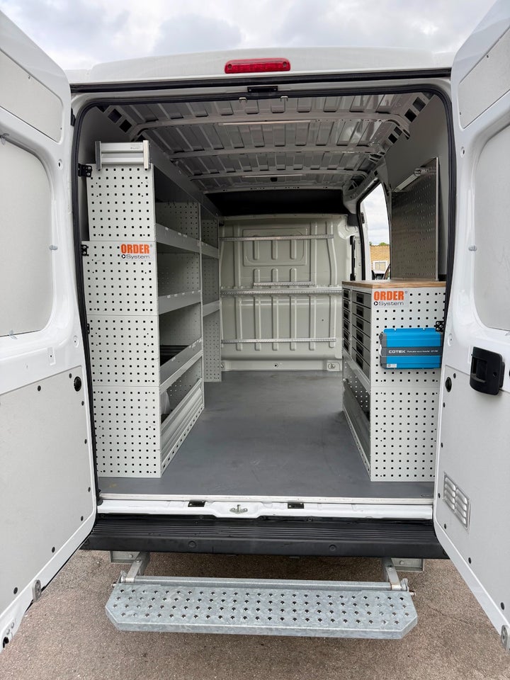 Peugeot e-Boxer 435 37 L2H2 Premium Van