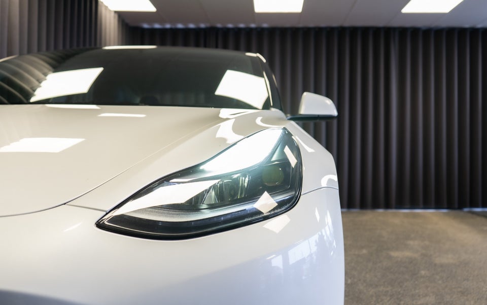 Tesla Model 3 Standard Range+ RWD 4d