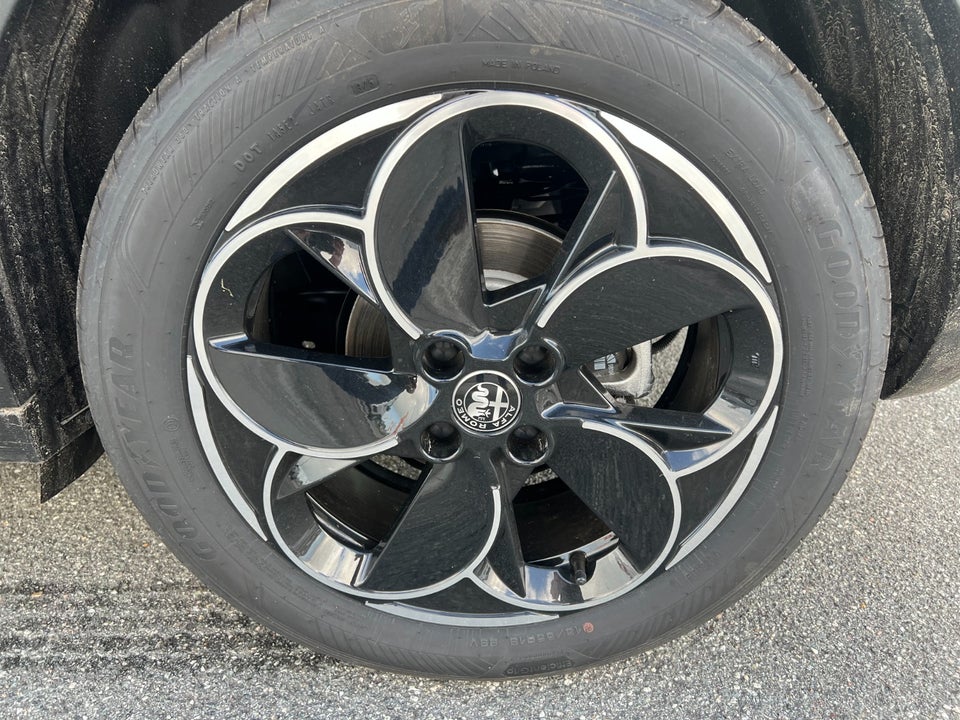 Alfa Romeo Junior Elettrica Speciale 5d