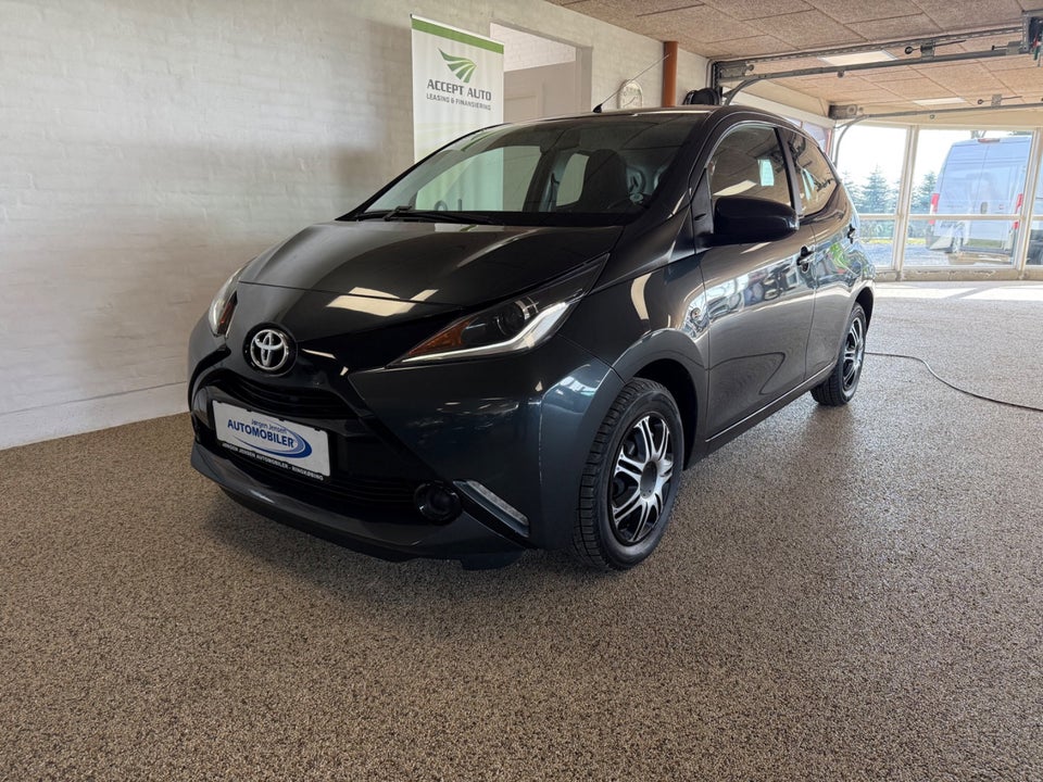 Toyota Aygo 1,0 VVT-i x-play 5d