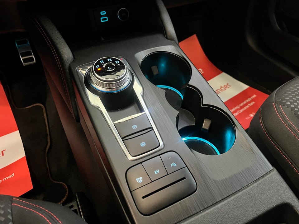 Ford Kuga 2,5 PHEV ST-Line CVT 5d